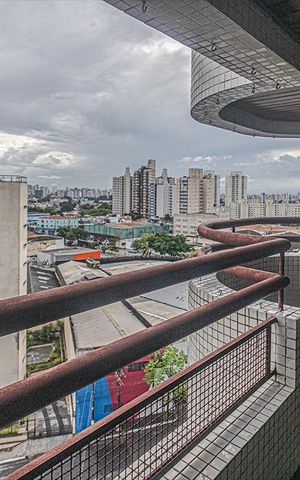 Apartamento para alugar com 120m², 4 quartos e 3 vagas Apartamento para alugar com 120m², 4 quartos e 3 vagasVaranda