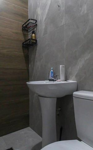 Casa à venda com 168m², 3 quartos e 1 vaga Casa à venda com 168m², 3 quartos e 1 vagaBanheiro 2