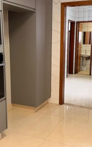 Apartamento para alugar com 165m², 4 quartos e 2 vagas Apartamento para alugar com 165m², 4 quartos e 2 vagasCozinha