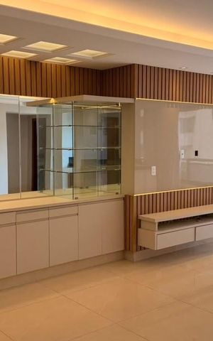 Apartamento para alugar com 165m², 4 quartos e 2 vagas Apartamento para alugar com 165m², 4 quartos e 2 vagasSala