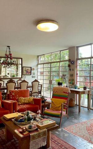 Casa à venda com 280m², 3 quartos e 2 vagas Casa à venda com 280m², 3 quartos e 2 vagasSala