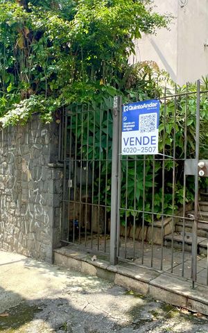 Casa à venda com 280m², 3 quartos e 2 vagas Casa à venda com 280m², 3 quartos e 2 vagasFachada MMGQ-765