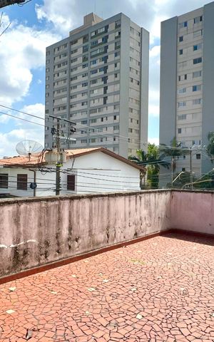 Casa à venda com 280m², 3 quartos e 2 vagas Casa à venda com 280m², 3 quartos e 2 vagasTerraço