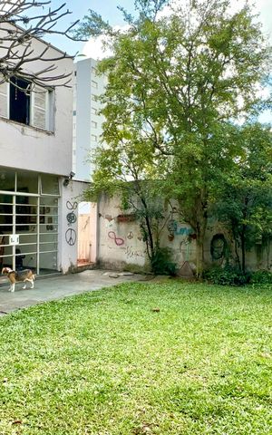 Casa à venda com 280m², 3 quartos e 2 vagas Casa à venda com 280m², 3 quartos e 2 vagasQuintal