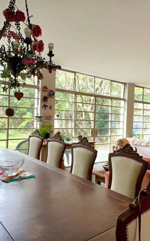 Casa à venda com 280m², 3 quartos e 2 vagas Casa à venda com 280m², 3 quartos e 2 vagasSala