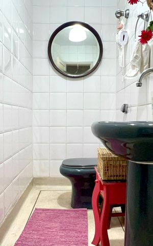 Casa à venda com 280m², 3 quartos e 2 vagas Casa à venda com 280m², 3 quartos e 2 vagasLavabo