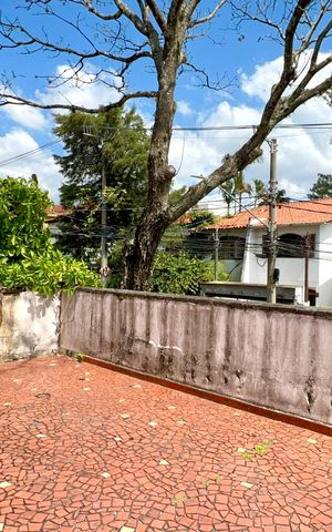 Casa à venda com 280m², 3 quartos e 2 vagas Casa à venda com 280m², 3 quartos e 2 vagasTerraço