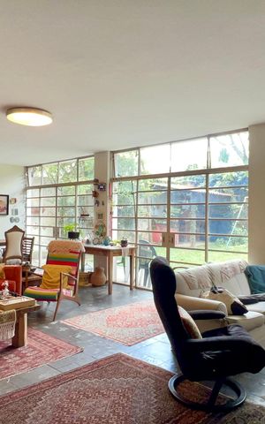 Casa à venda com 280m², 3 quartos e 2 vagas Casa à venda com 280m², 3 quartos e 2 vagasSala