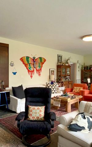Casa à venda com 280m², 3 quartos e 2 vagas Casa à venda com 280m², 3 quartos e 2 vagasSala