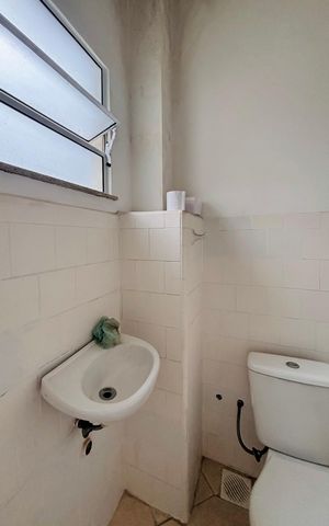 Apartamento à venda com 90m², 3 quartos e sem vaga Apartamento à venda com 90m², 3 quartos e sem vagaBanheiro de serviço
