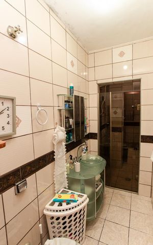 Casa à venda com 200m², 6 quartos e 2 vagas Casa à venda com 200m², 6 quartos e 2 vagasCasa 2 - Banheiro da Suíte