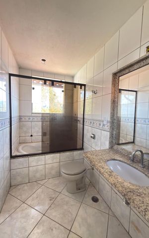 Casa de condomínio à venda com 757m², 8 quartos e 8 vagas Casa de condomínio à venda com 757m², 8 quartos e 8 vagasBanheiro da Suíte 2