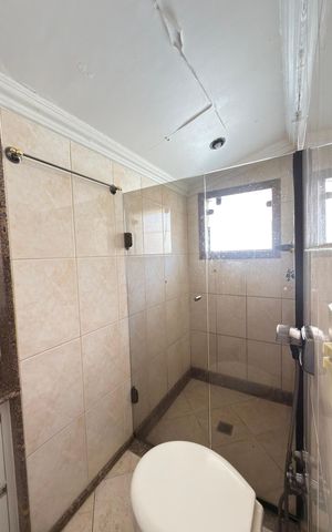Casa de condomínio à venda com 757m², 8 quartos e 8 vagas Casa de condomínio à venda com 757m², 8 quartos e 8 vagasBanheiro da Suíte 3