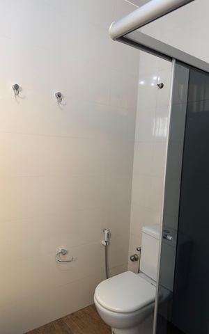 Casa de condomínio à venda com 757m², 8 quartos e 8 vagas Casa de condomínio à venda com 757m², 8 quartos e 8 vagasBanheiro Social