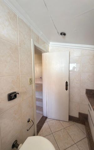 Casa de condomínio à venda com 757m², 8 quartos e 8 vagas Casa de condomínio à venda com 757m², 8 quartos e 8 vagasBanheiro da Suíte 3