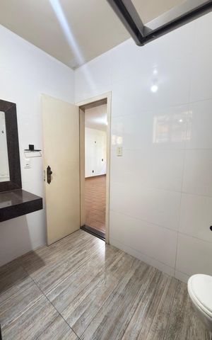 Casa de condomínio à venda com 757m², 8 quartos e 8 vagas Casa de condomínio à venda com 757m², 8 quartos e 8 vagasBanheiro da Suíte 1