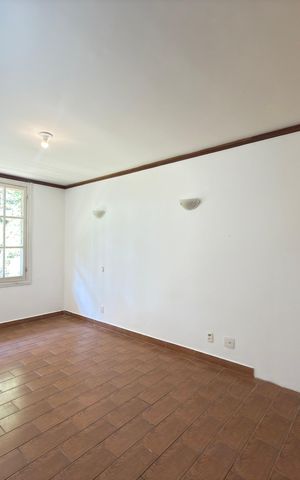 Casa de condomínio à venda com 757m², 8 quartos e 8 vagas Casa de condomínio à venda com 757m², 8 quartos e 8 vagasQuarto Suíte