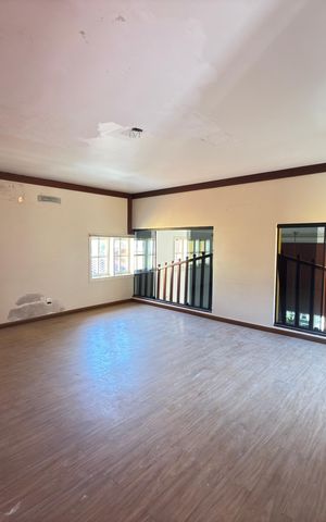 Casa de condomínio à venda com 757m², 8 quartos e 8 vagas Casa de condomínio à venda com 757m², 8 quartos e 8 vagasSala
