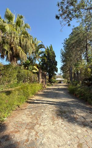 Casa de condomínio à venda com 757m², 8 quartos e 8 vagas Casa de condomínio à venda com 757m², 8 quartos e 8 vagasFachada