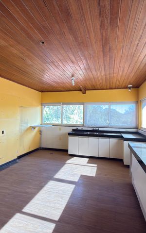 Casa de condomínio à venda com 757m², 8 quartos e 8 vagas Casa de condomínio à venda com 757m², 8 quartos e 8 vagasCozinha e Área de Serviço