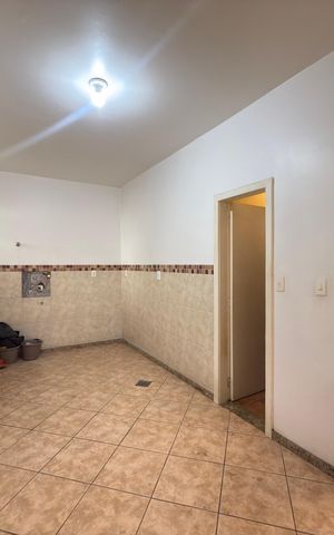 Casa de condomínio à venda com 757m², 8 quartos e 8 vagas Casa de condomínio à venda com 757m², 8 quartos e 8 vagasCozinha e Área de Serviço