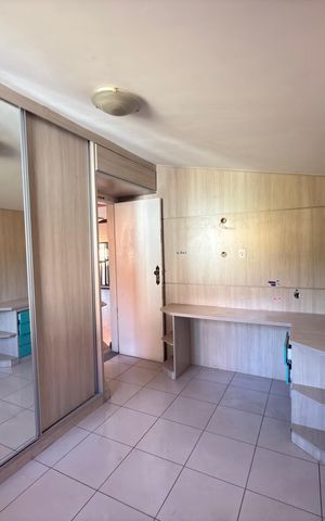 Casa de condomínio à venda com 757m², 8 quartos e 8 vagas Casa de condomínio à venda com 757m², 8 quartos e 8 vagasQuarto Suíte 3