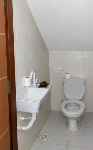 Casa para alugar com 70m², 2 quartos e 2 vagas Casa para alugar com 70m², 2 quartos e 2 vagasBanheiro