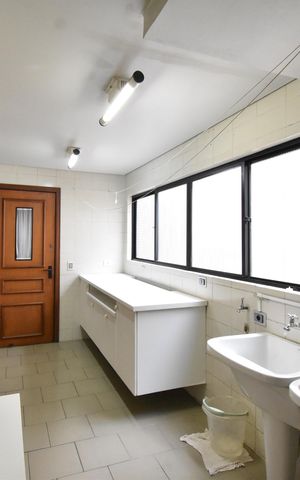 Apartamento para alugar com 200m², 4 quartos e 2 vagasÁrea de Serviço