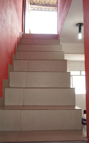 Casa para alugar com 110m², 2 quartos e 1 vagaEscada 2