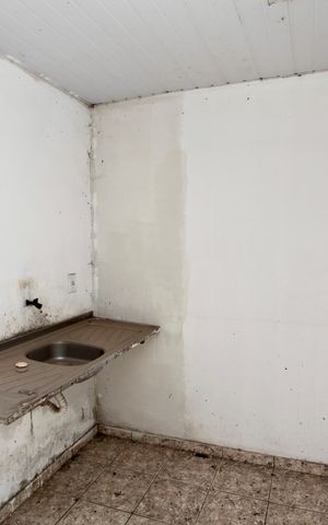 Casa à venda com 500m², 5 quartos e 3 vagas Casa à venda com 500m², 5 quartos e 3 vagasKitnet
