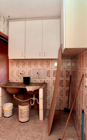 Casa à venda com 500m², 5 quartos e 3 vagas Casa à venda com 500m², 5 quartos e 3 vagasÁrea comum - Churrasqueira