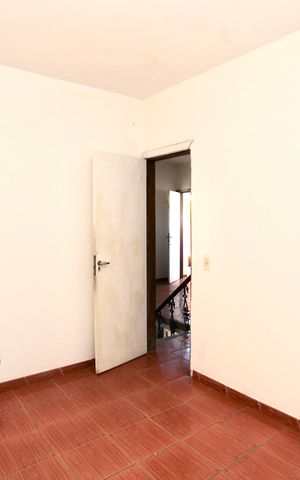 Casa à venda com 500m², 5 quartos e 3 vagas Casa à venda com 500m², 5 quartos e 3 vagasQuarto 2