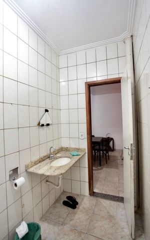 Casa à venda com 500m², 5 quartos e 3 vagas Casa à venda com 500m², 5 quartos e 3 vagasLavabo
