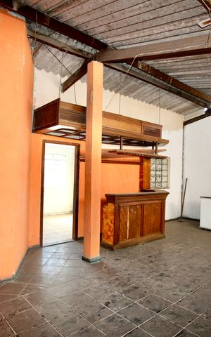 Casa à venda com 500m², 5 quartos e 3 vagas Casa à venda com 500m², 5 quartos e 3 vagasKitnet