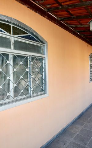 Casa à venda com 500m², 5 quartos e 3 vagas Casa à venda com 500m², 5 quartos e 3 vagasVaranda