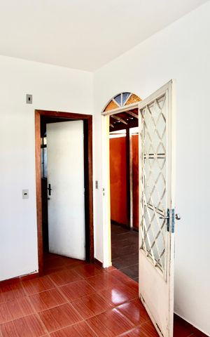 Casa à venda com 500m², 5 quartos e 3 vagas Casa à venda com 500m², 5 quartos e 3 vagasSala