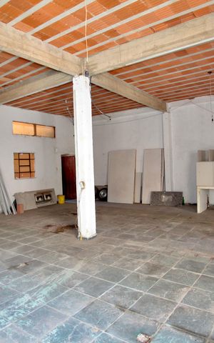 Casa à venda com 500m², 5 quartos e 3 vagas Casa à venda com 500m², 5 quartos e 3 vagasGalpão