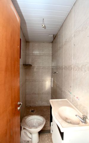 Casa à venda com 500m², 5 quartos e 3 vagas Casa à venda com 500m², 5 quartos e 3 vagasKitnet
