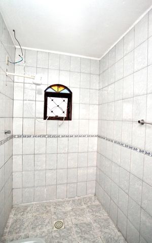 Casa à venda com 500m², 5 quartos e 3 vagas Casa à venda com 500m², 5 quartos e 3 vagasBanheiro Social
