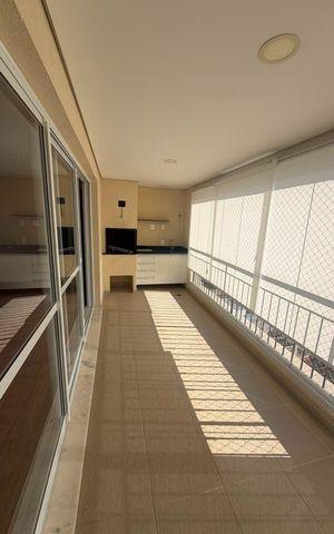 Apartamento à venda com 120m², 3 quartos e 2 vagasVaranda