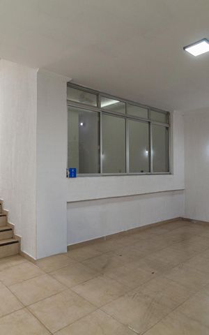 Casa à venda com 266m², 4 quartos e 2 vagas Casa à venda com 266m², 4 quartos e 2 vagasGaragem