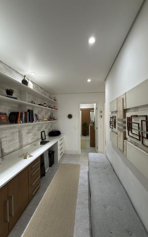 Apartamento à venda com 113m², 3 quartos e 2 vagas Apartamento à venda com 113m², 3 quartos e 2 vagasEscritório