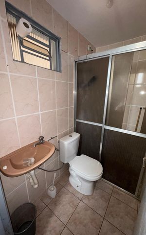 Casa à venda com 170m², 3 quartos e 2 vagasBanheiro 2