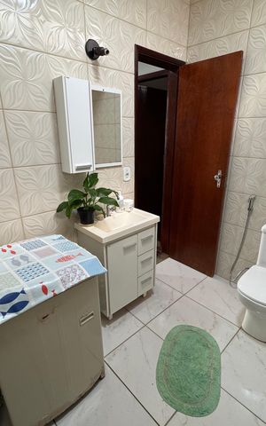 Casa à venda com 170m², 3 quartos e 2 vagasBanheiro 1