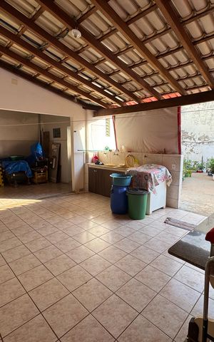 Casa à venda com 170m², 3 quartos e 2 vagasÁrea de Serviço