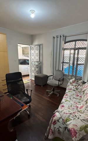 Casa à venda com 170m², 3 quartos e 2 vagasSala