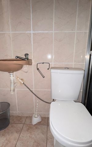 Casa à venda com 170m², 3 quartos e 2 vagasBanheiro 2