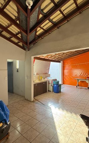 Casa à venda com 170m², 3 quartos e 2 vagasÁrea de Serviço