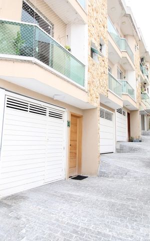 Casa à venda com 90m², 2 quartos e 2 vagasFachada interna
