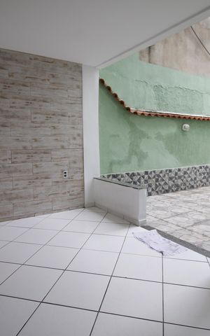 Casa de condomínio à venda com 90m², 2 quartos e 1 vagaVaranda